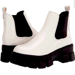 Circus by Sam Edelman Darielle White Patent Leather Lug Sole Bootie NWOB